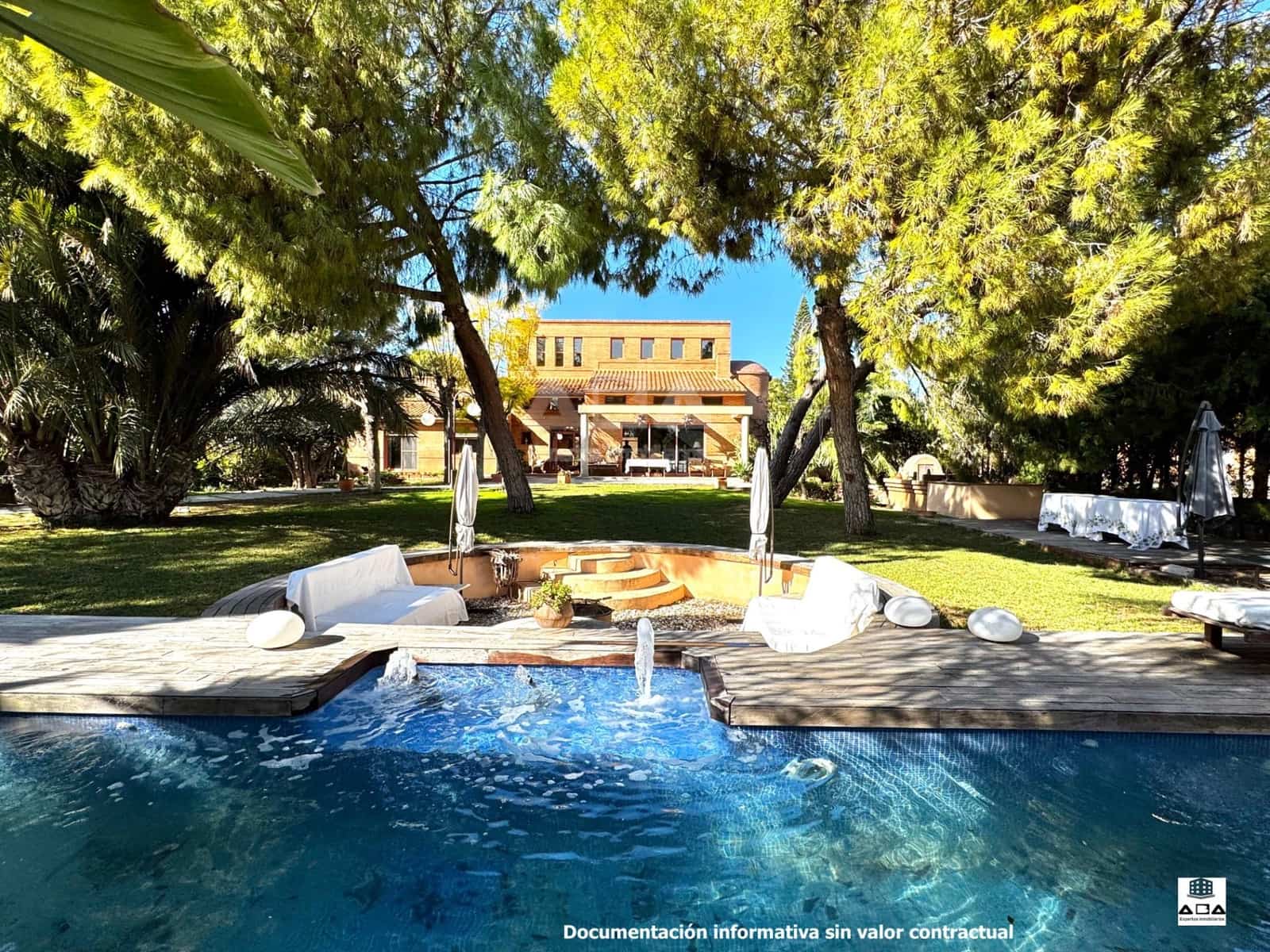 7 slaapkamer Villa te koop in Villafranqueza met zwembad garage - € 1.300.000 (Ref: 9945812)