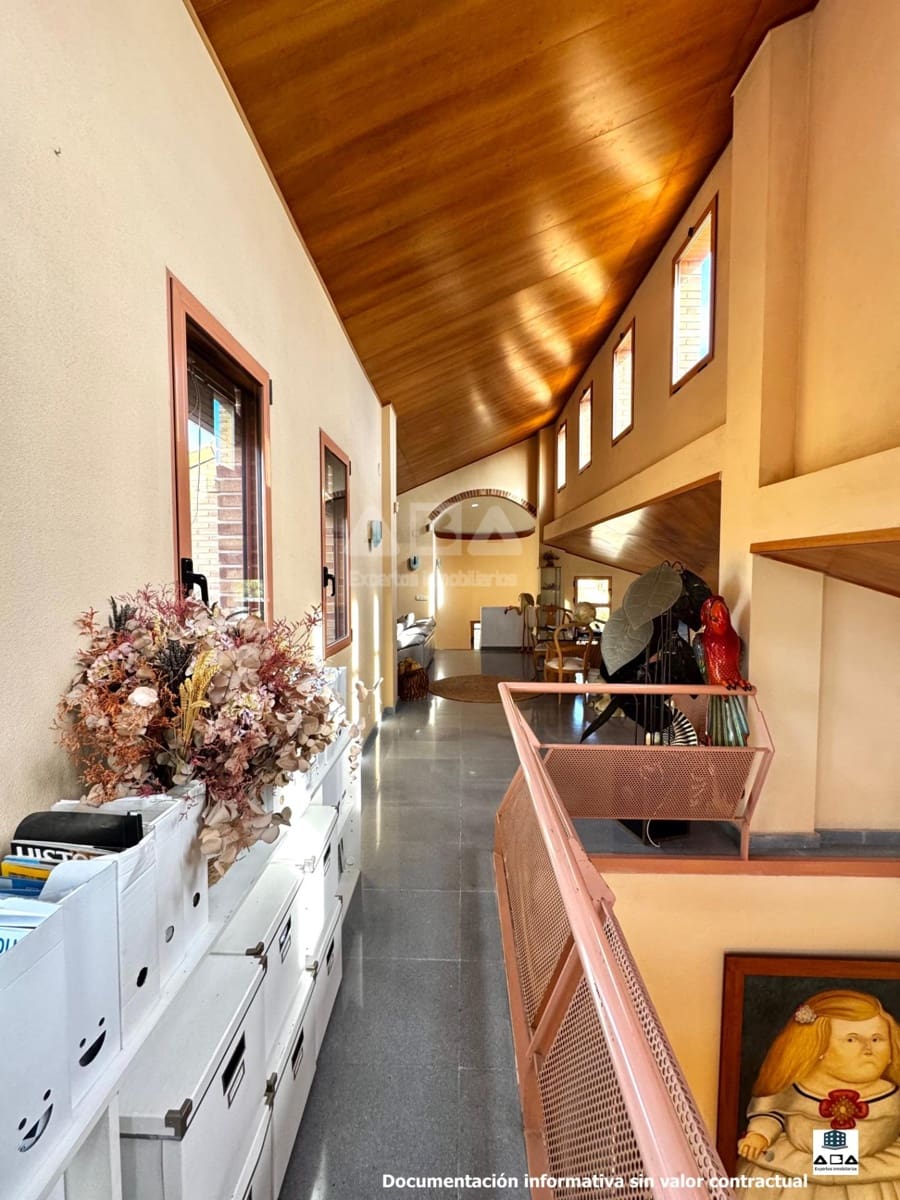 7 slaapkamer Villa te koop in Villafranqueza met zwembad garage - € 1.300.000 (Ref: 9945812)