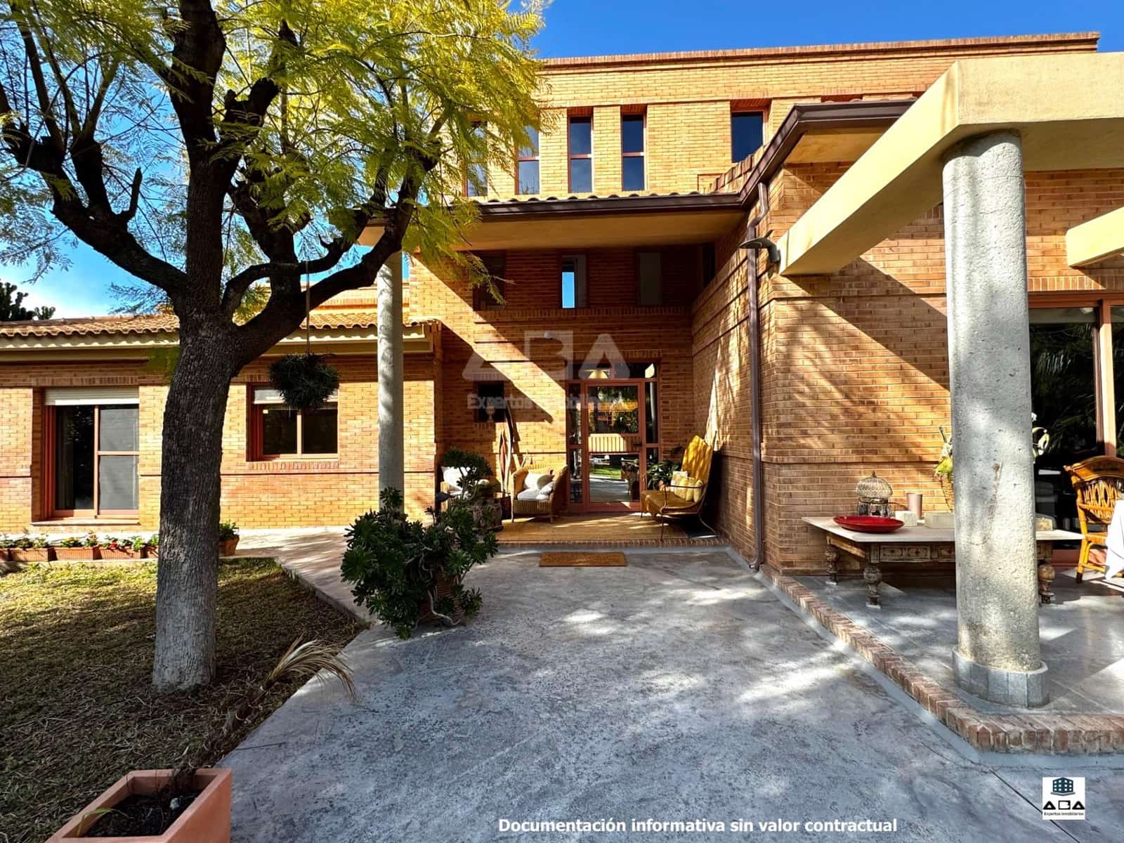 7 slaapkamer Villa te koop in Villafranqueza met zwembad garage - € 1.300.000 (Ref: 9945812)