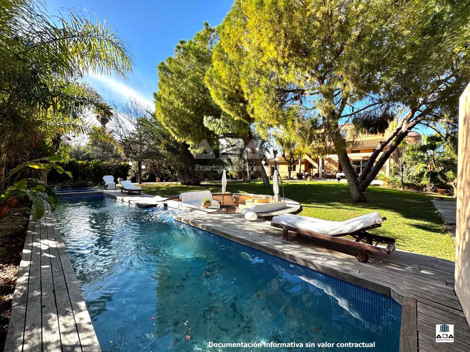 7 slaapkamer Villa te koop in Villafranqueza met zwembad garage - € 1.300.000 (Ref: 9945812)