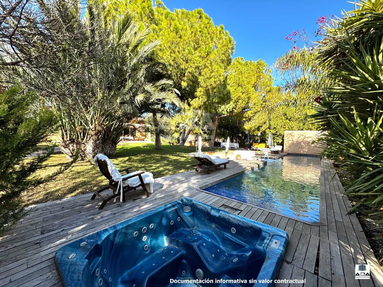 7 slaapkamer Villa te koop in Villafranqueza met zwembad garage - € 1.300.000 (Ref: 9945812)