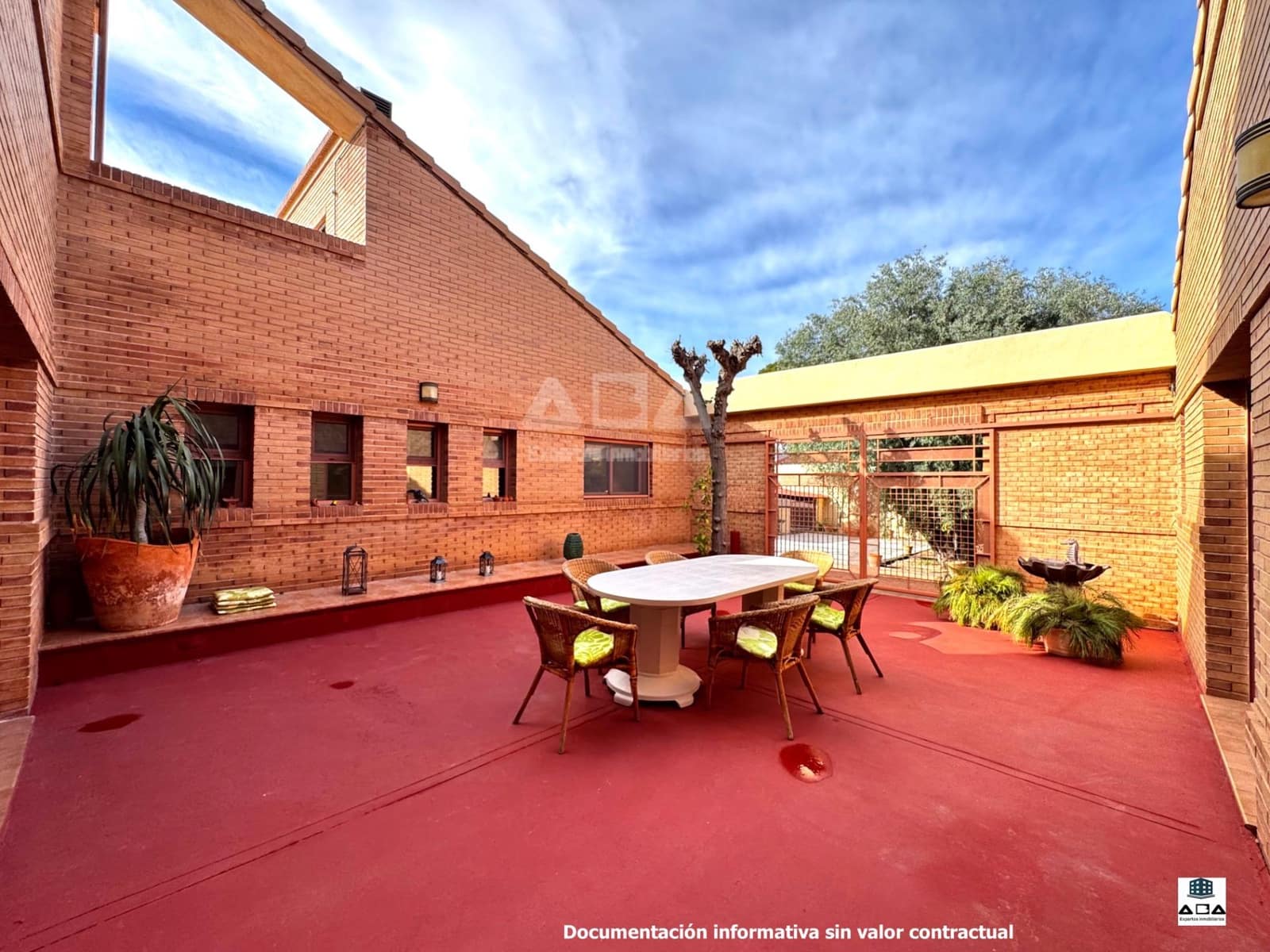 7 slaapkamer Villa te koop in Villafranqueza met zwembad garage - € 1.300.000 (Ref: 9945812)