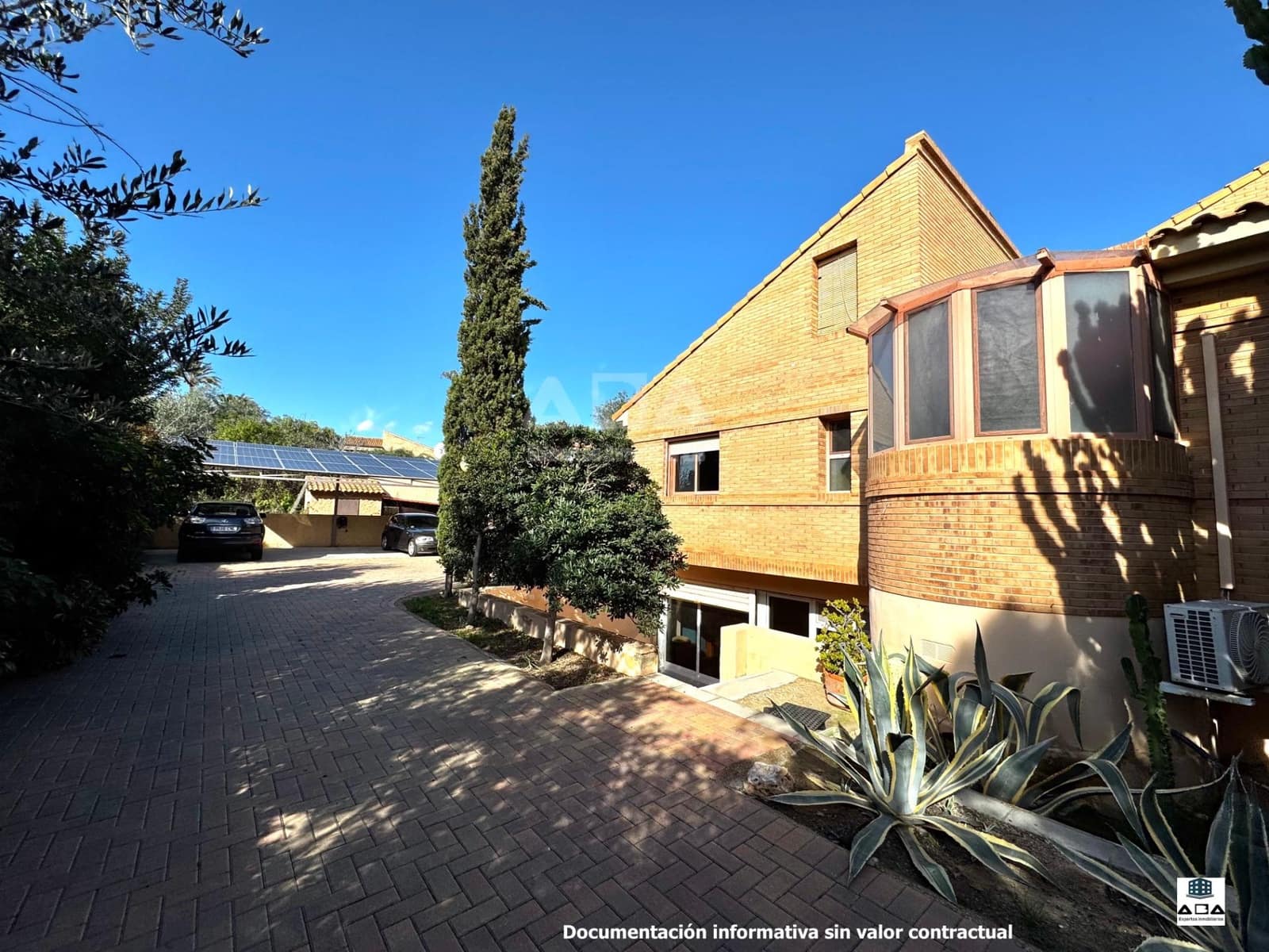 7 slaapkamer Villa te koop in Villafranqueza met zwembad garage - € 1.300.000 (Ref: 9945812)