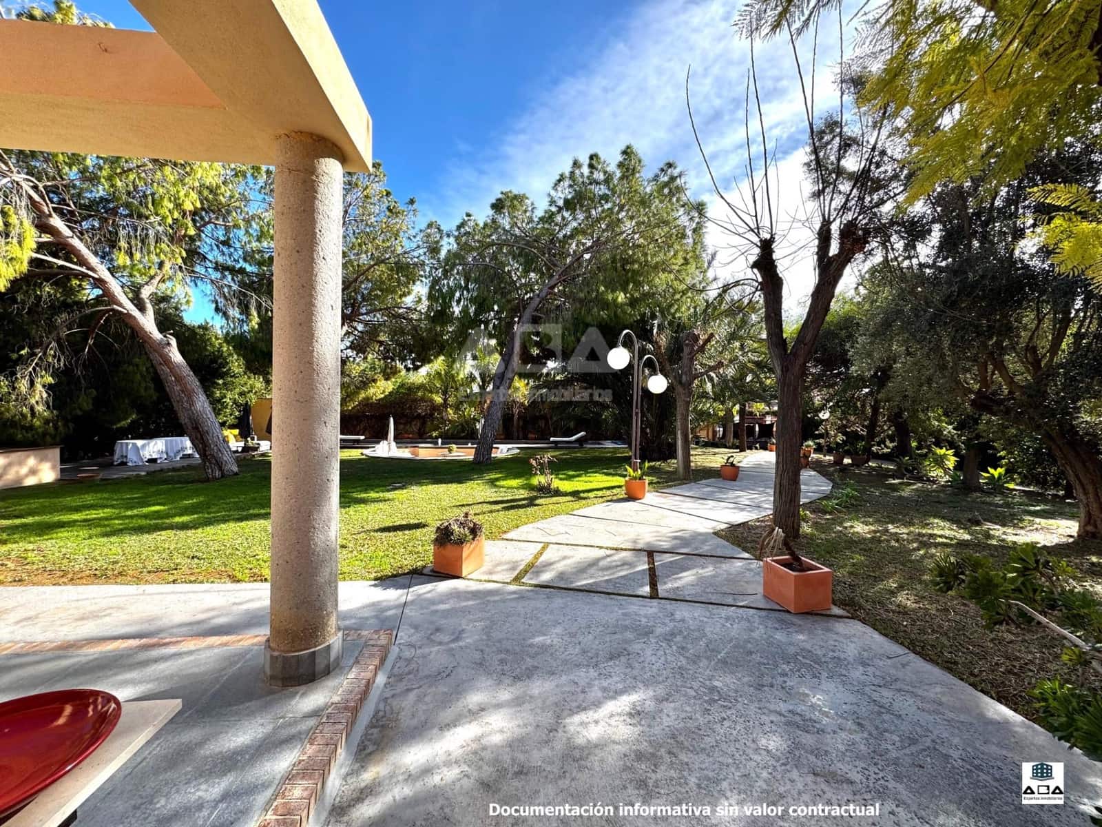 7 slaapkamer Villa te koop in Villafranqueza met zwembad garage - € 1.300.000 (Ref: 9945812)