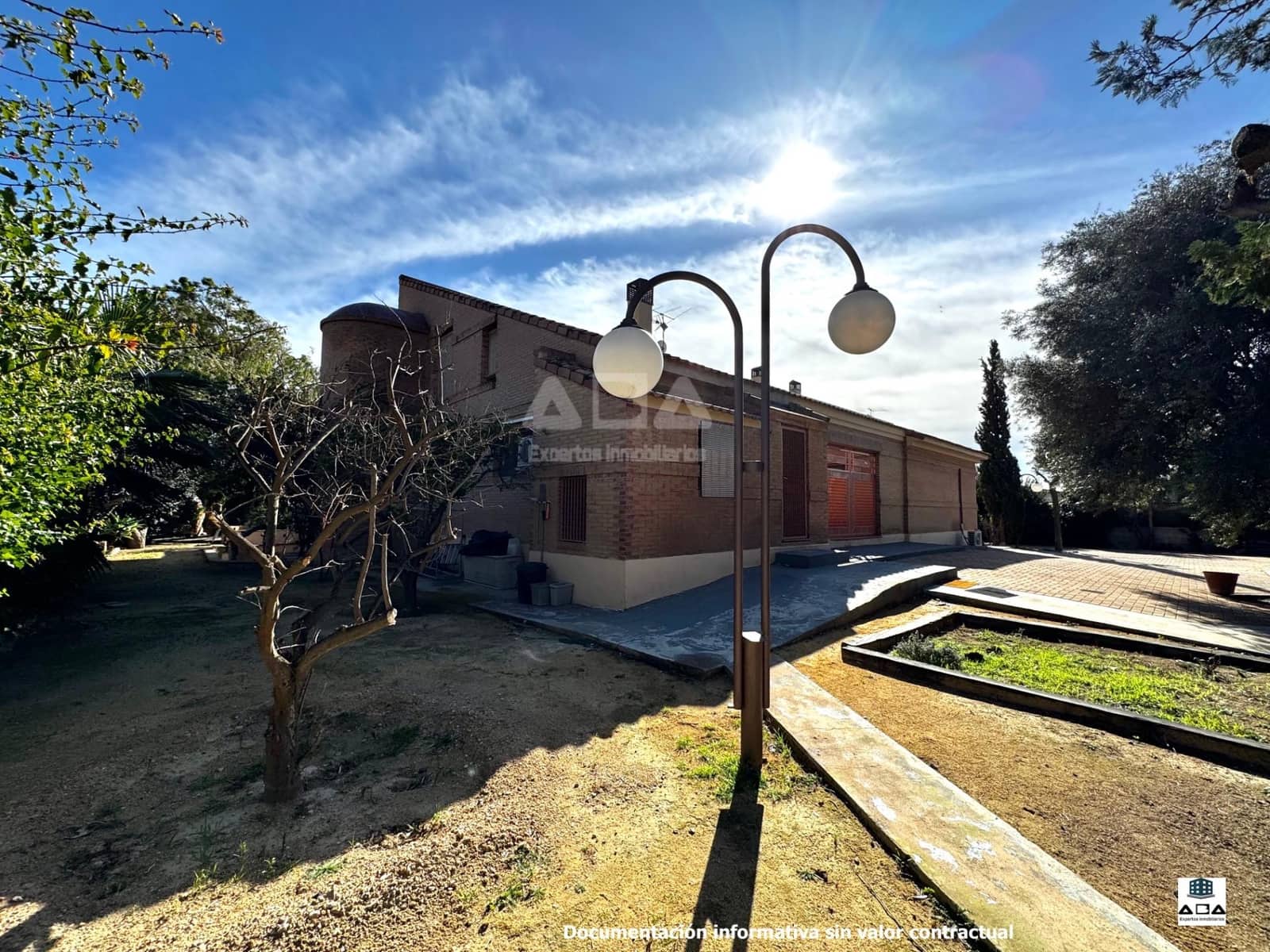 7 slaapkamer Villa te koop in Villafranqueza met zwembad garage - € 1.300.000 (Ref: 9945812)