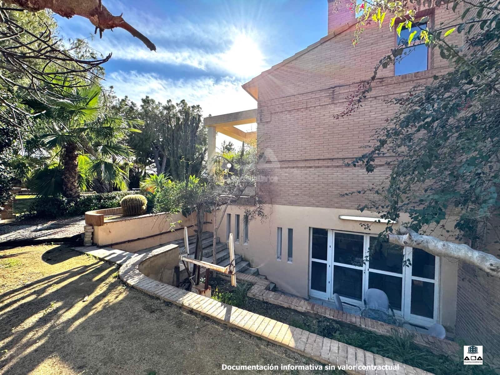 7 slaapkamer Villa te koop in Villafranqueza met zwembad garage - € 1.300.000 (Ref: 9945812)