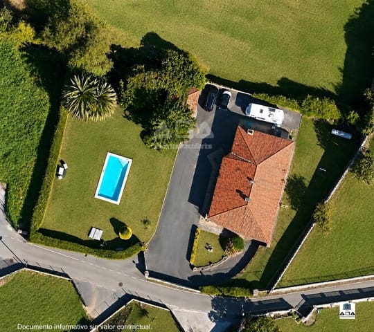 5 bedroom Villa for sale in Gijón with pool garage - € 950,000 (Ref: 9945814)