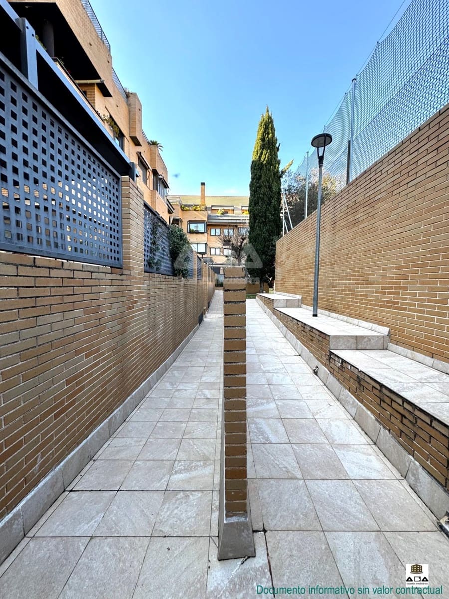 3 sovrum Lägenhet till salu i Las Rozas de Madrid med pool garage - 639 000 € (Ref: 9945815)