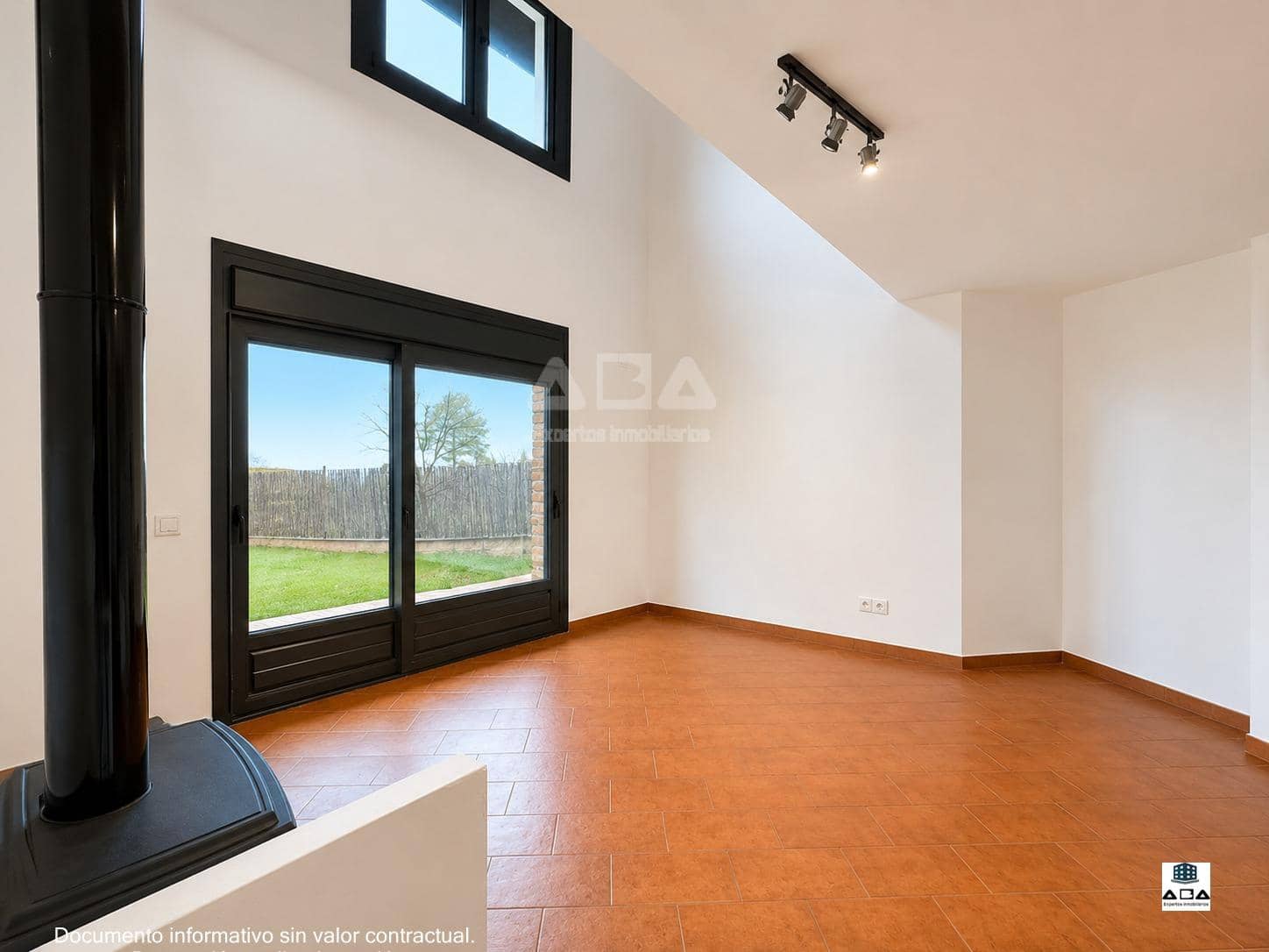 4 sovrum Villa till salu i Poyales del Hoyo med pool garage - 287 000 € (Ref: 9945816)