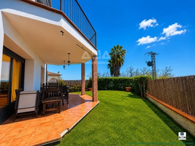 4 bedroom Villa for sale in Poyales del Hoyo with pool garage - € 287,000 (Ref: 9945816)