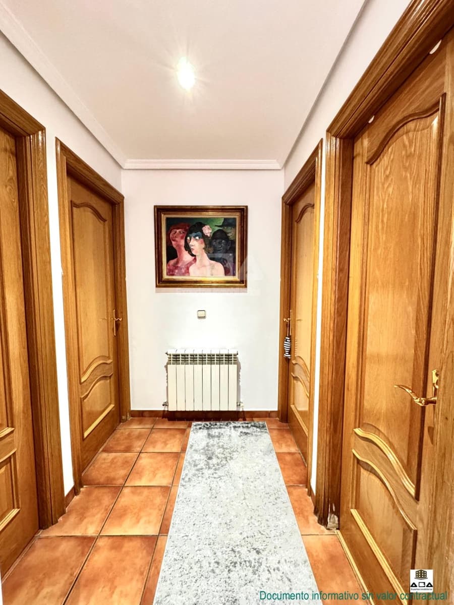 5 quarto Moradia para venda em Villanueva de la Canada com piscina garagem - 875 000 € (Ref: 9945817)