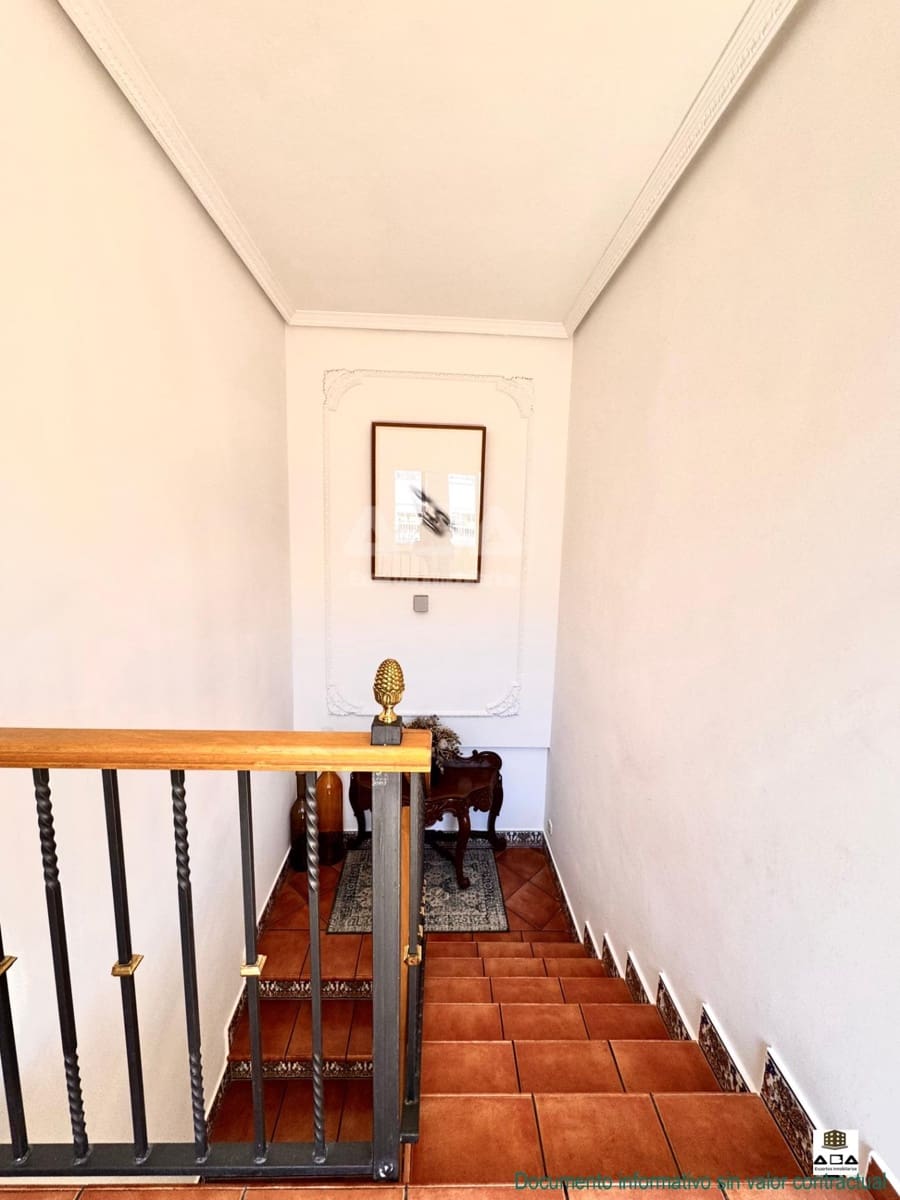 5 quarto Moradia para venda em Villanueva de la Canada com piscina garagem - 875 000 € (Ref: 9945817)