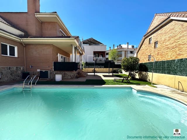 5 Zimmer Villa zu verkaufen in Villanueva de la Cañada mit Pool Garage - 875.000 € (Ref: 9945817)