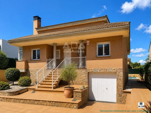 5 Zimmer Villa zu verkaufen in Villanueva de la Cañada mit Pool Garage - 875.000 € (Ref: 9945817)