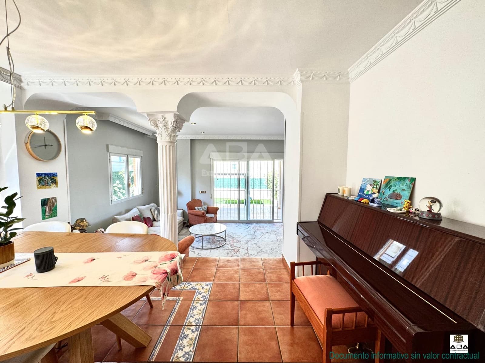 5 quarto Moradia para venda em Villanueva de la Canada com piscina garagem - 875 000 € (Ref: 9945817)