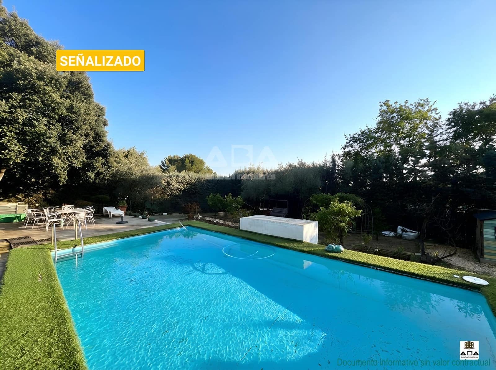 Chalet de 2 habitaciones en Valdemorillo en venta con piscina garaje - 425.000 € (Ref: 9945818)