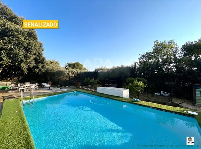 2 bedroom Villa for sale in Valdemorillo with pool garage - € 425,000 (Ref: 9945818)