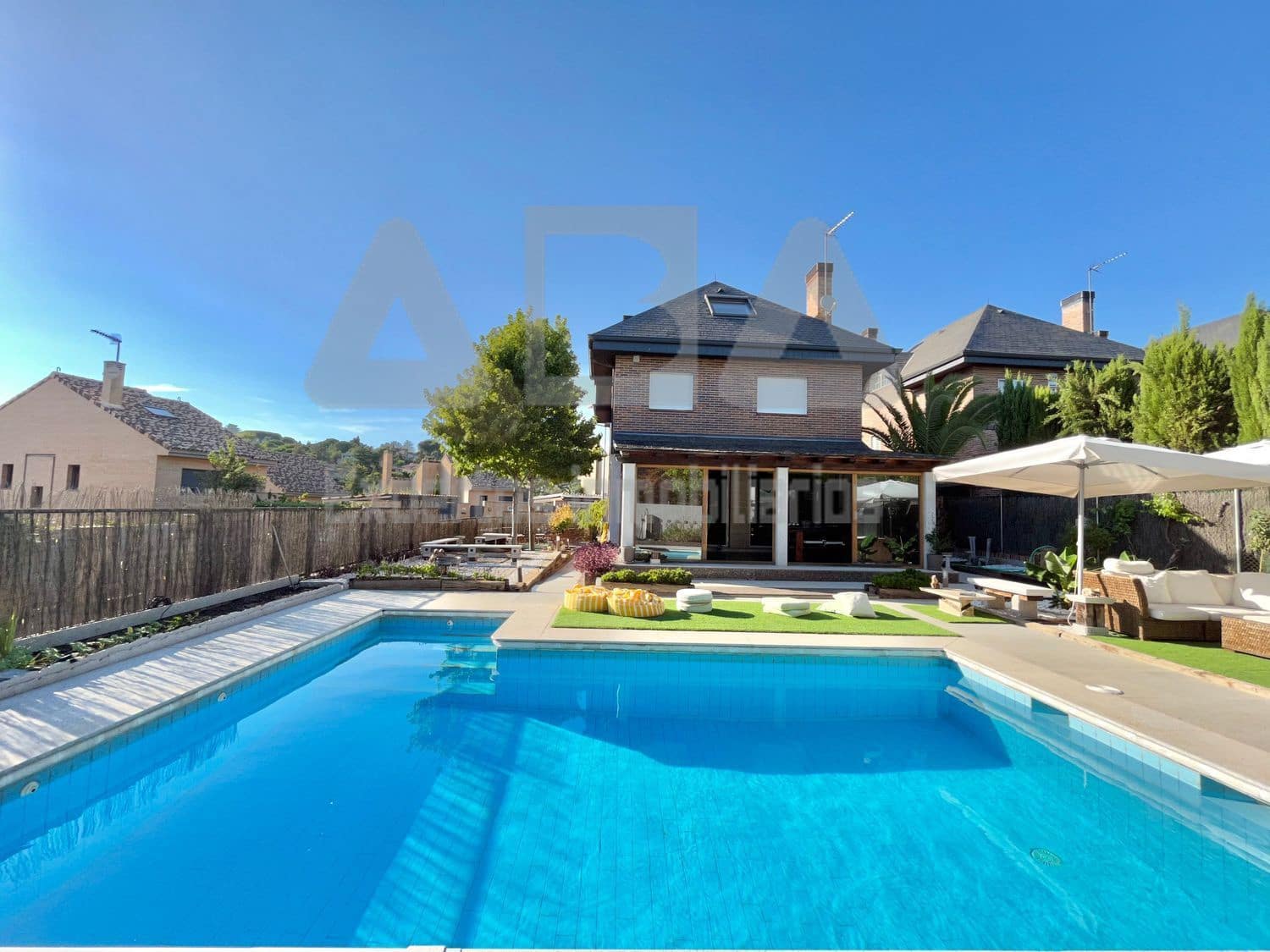 3 quarto Moradia para venda em Torrelodones com piscina garagem - 1 100 000 € (Ref: 9945821)