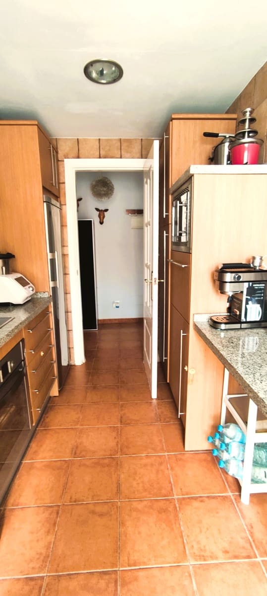 2 bedroom Apartment for sale in Marbella with pool garage - € 475,000 (Ref: 9941170)