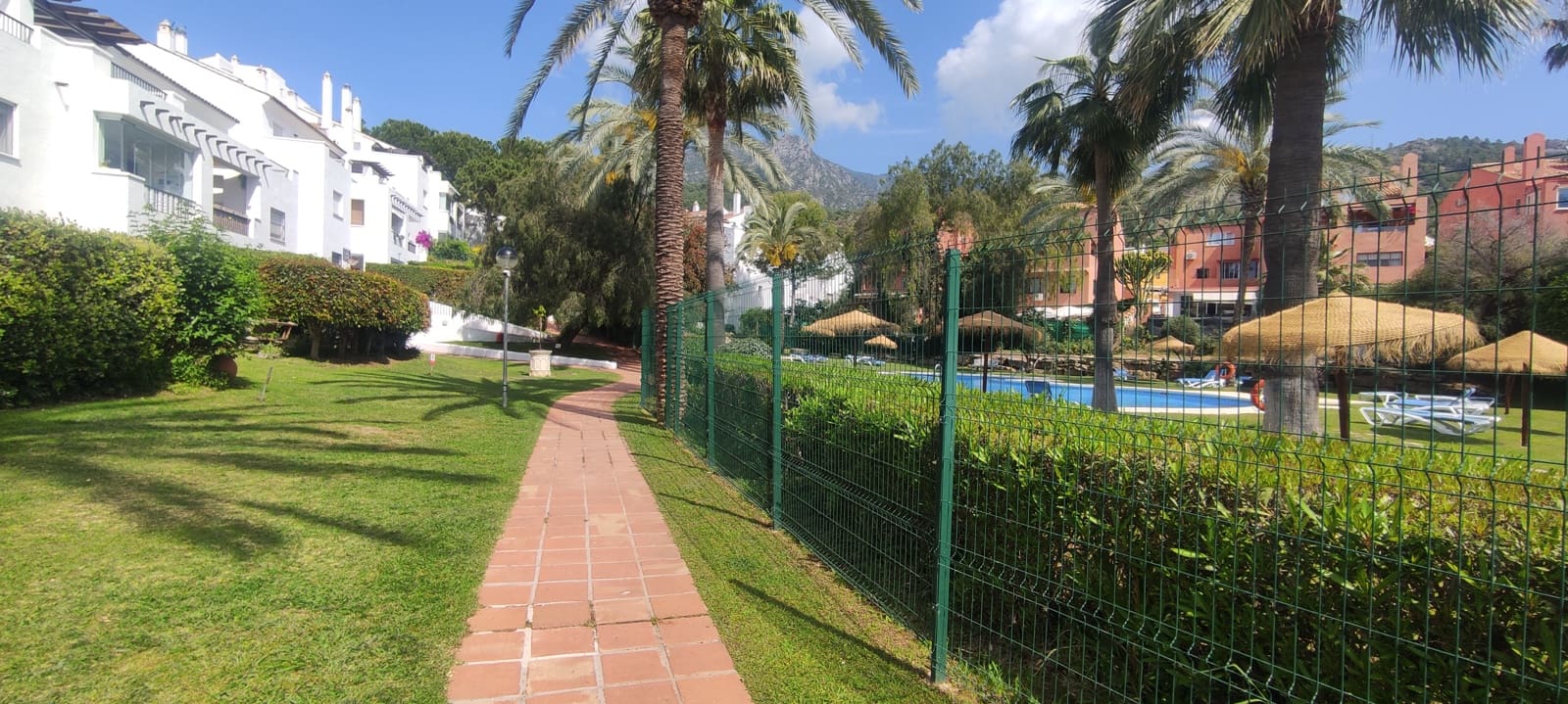 2 bedroom Apartment for sale in Marbella with pool garage - € 475,000 (Ref: 9941170)