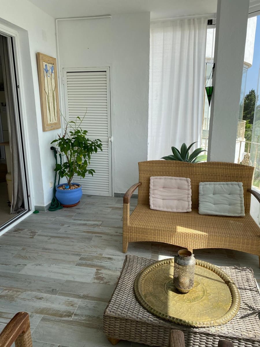 2 makuuhuone Kattohuoneisto myytävänä paikassa Estepona mukana uima-altaan - 450 000 € (Ref: 9993663)