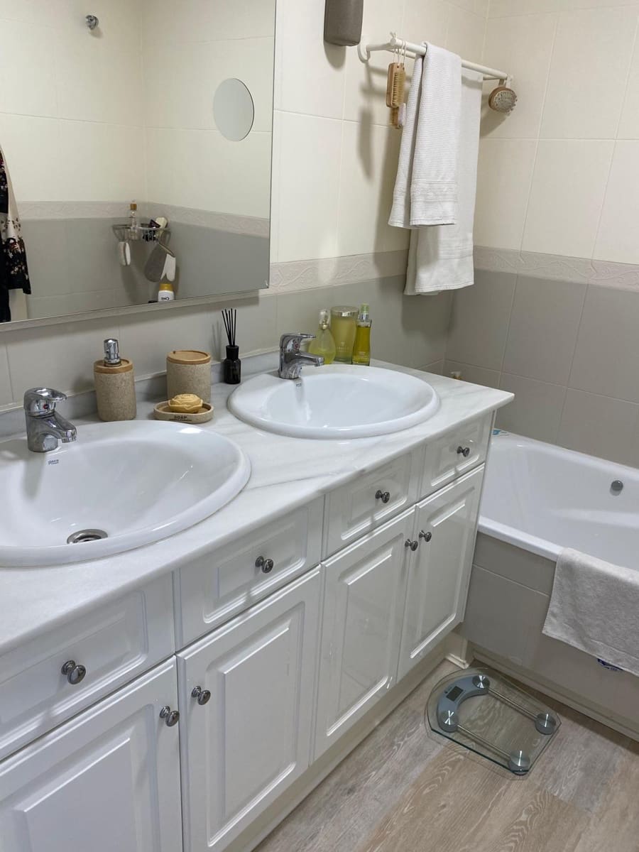 2 makuuhuone Kattohuoneisto myytävänä paikassa Estepona mukana uima-altaan - 450 000 € (Ref: 9993663)