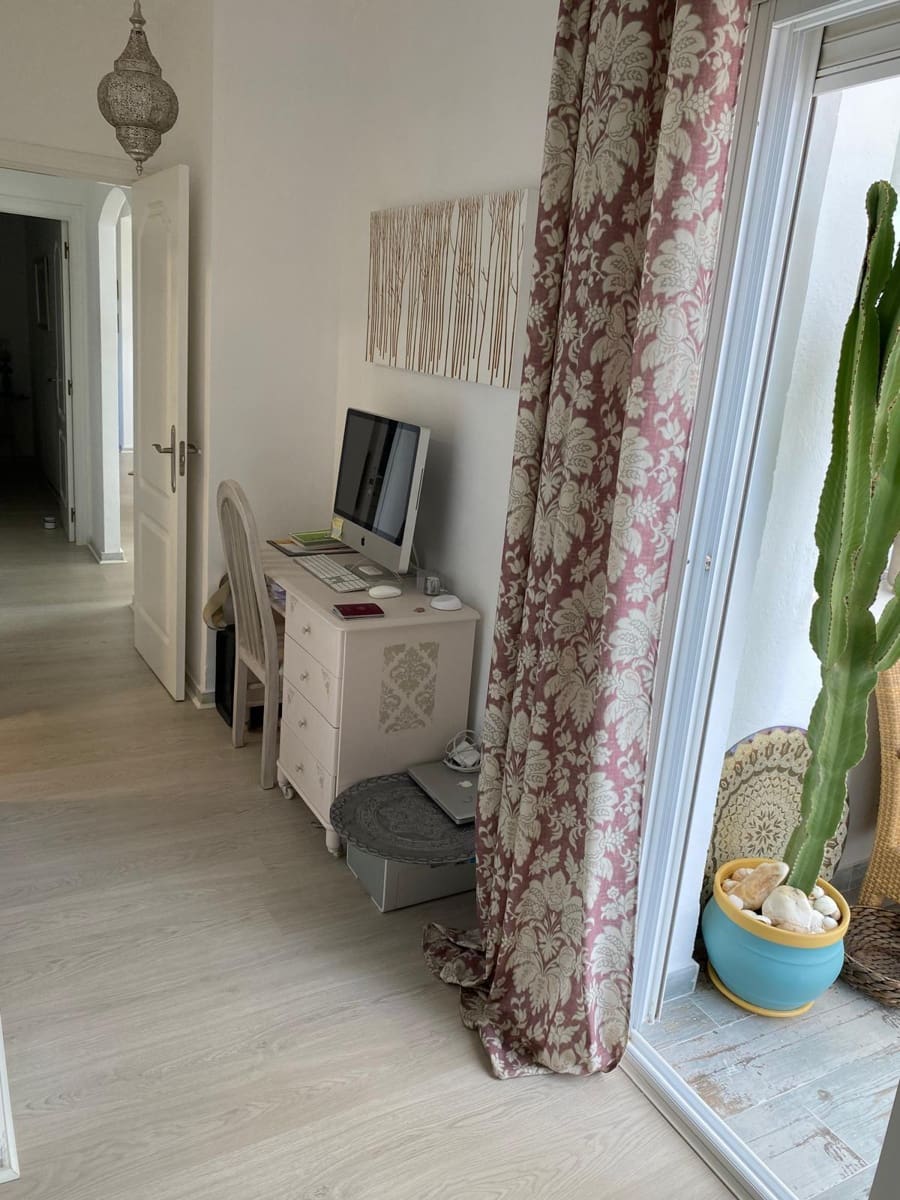 2 makuuhuone Kattohuoneisto myytävänä paikassa Estepona mukana uima-altaan - 450 000 € (Ref: 9993663)