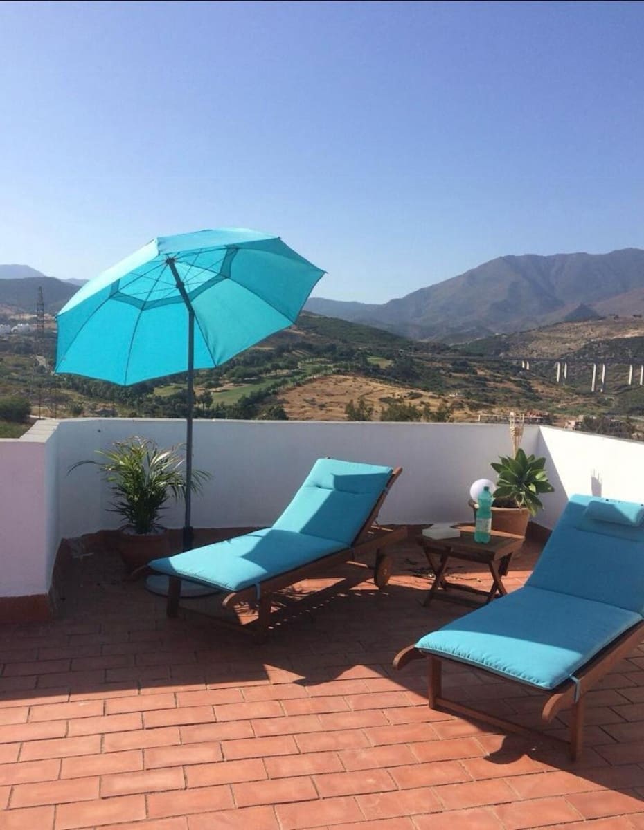 2 makuuhuone Kattohuoneisto myytävänä paikassa Estepona mukana uima-altaan - 450 000 € (Ref: 9993663)