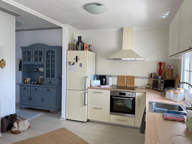 2 soveværelse Penthouse til salg i Estepona Golf, Estepona med swimmingpool - € 450.000 (Ref: 9993663)
