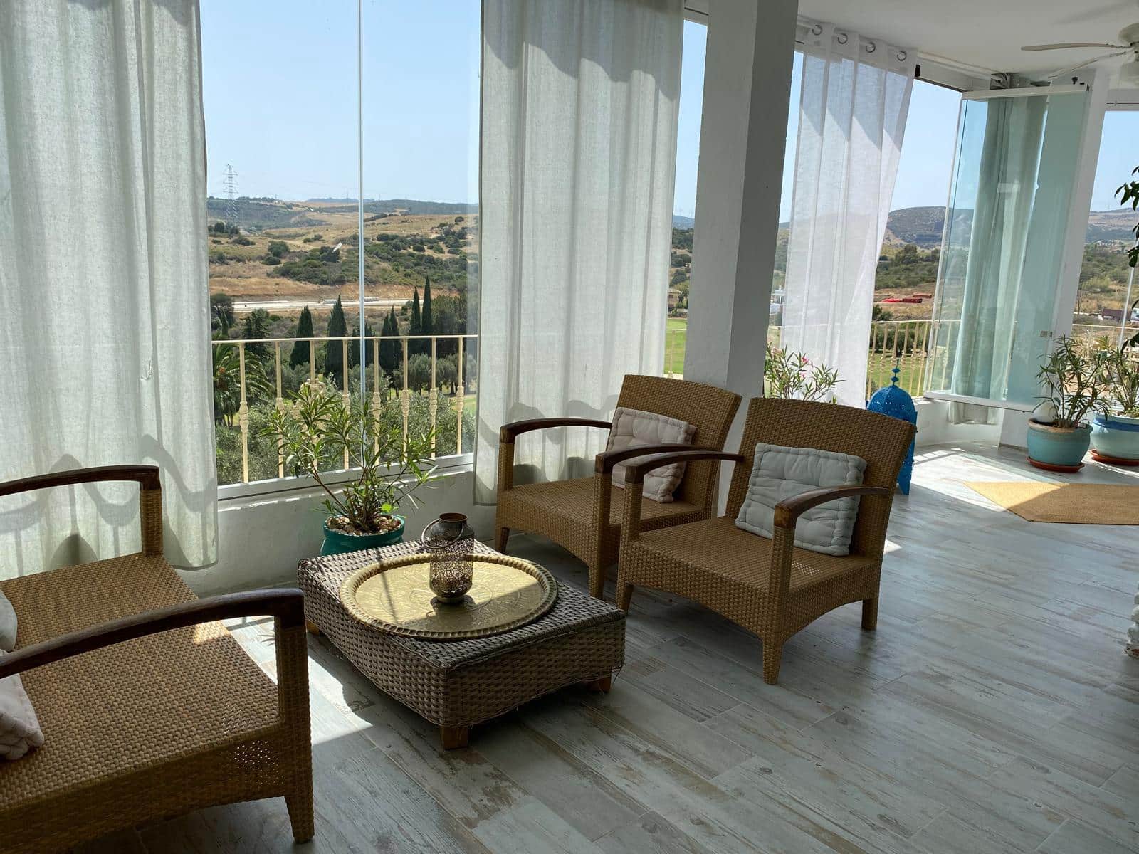 2 makuuhuone Kattohuoneisto myytävänä paikassa Estepona mukana uima-altaan - 450 000 € (Ref: 9993663)