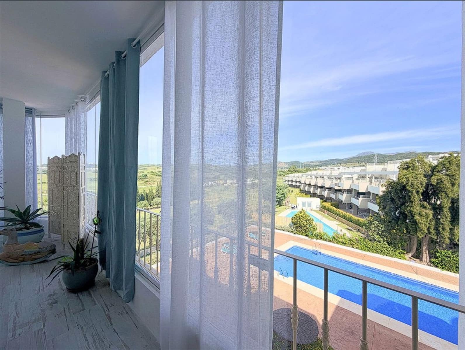 2 makuuhuone Kattohuoneisto myytävänä paikassa Estepona mukana uima-altaan - 450 000 € (Ref: 9993663)