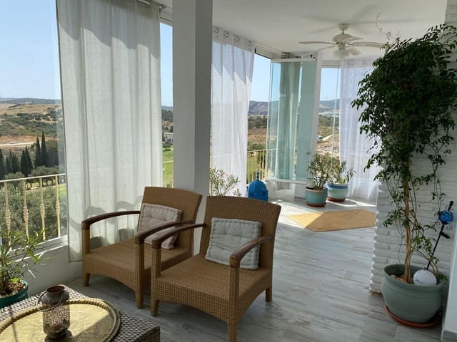 2 soveværelse Penthouse til salg i Estepona Golf, Estepona med swimmingpool - € 450.000 (Ref: 9993663)