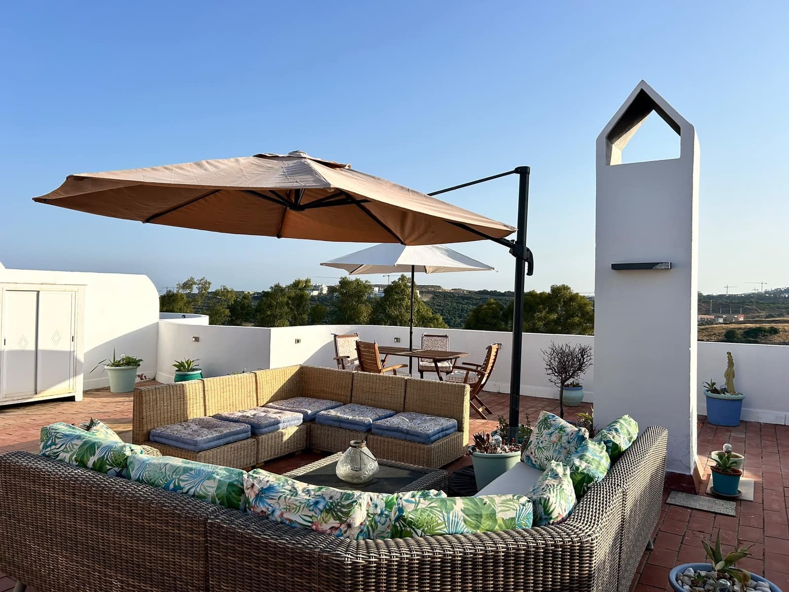 2 makuuhuone Kattohuoneisto myytävänä paikassa Estepona mukana uima-altaan - 450 000 € (Ref: 9993663)