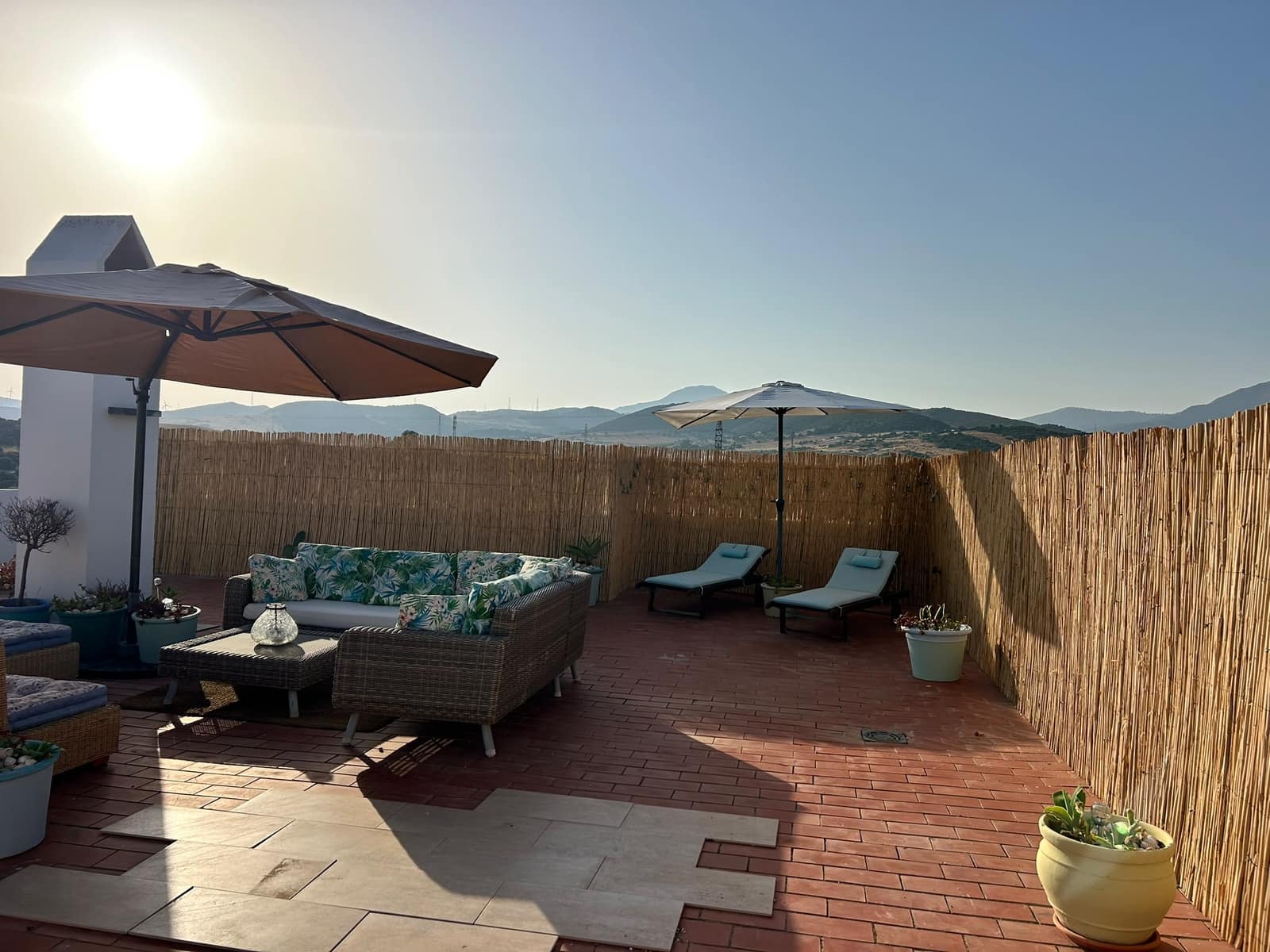 2 makuuhuone Kattohuoneisto myytävänä paikassa Estepona mukana uima-altaan - 450 000 € (Ref: 9993663)