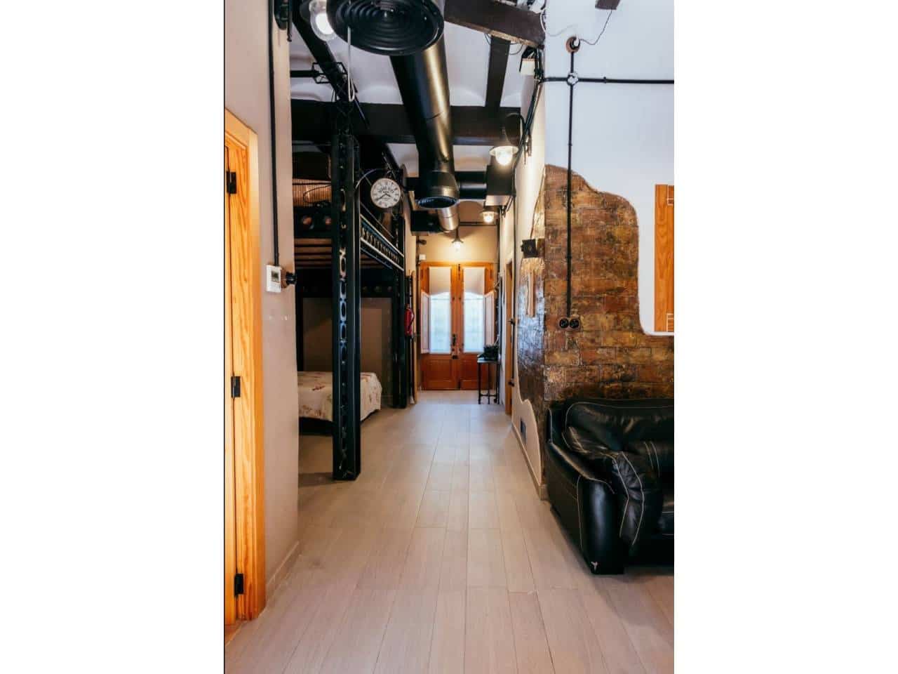8 soveværelse Semi-Rækkehus til salg i Valencia by - € 879.000 (Ref: 10094009)