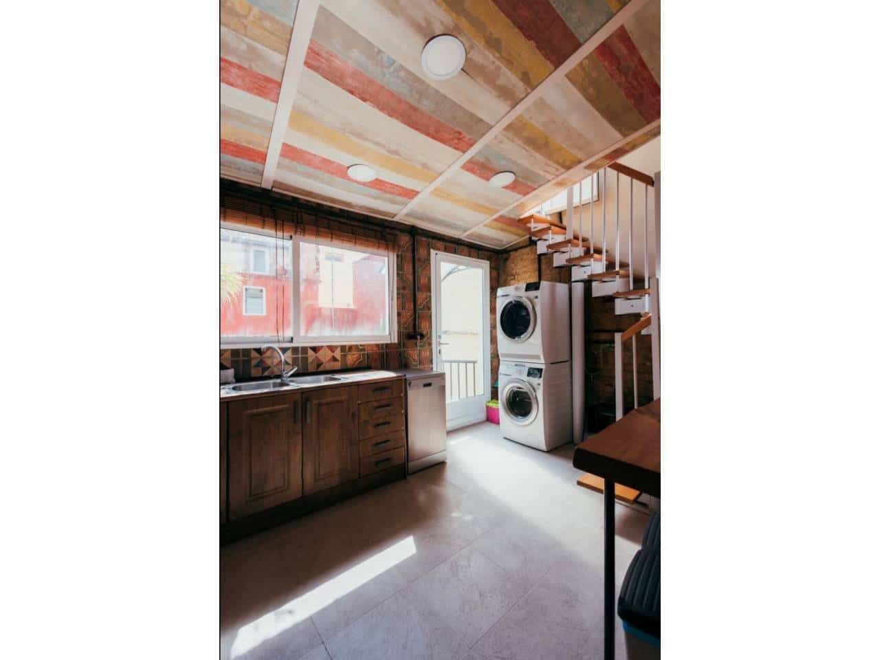 8 soveværelse Semi-Rækkehus til salg i Valencia by - € 879.000 (Ref: 10094009)