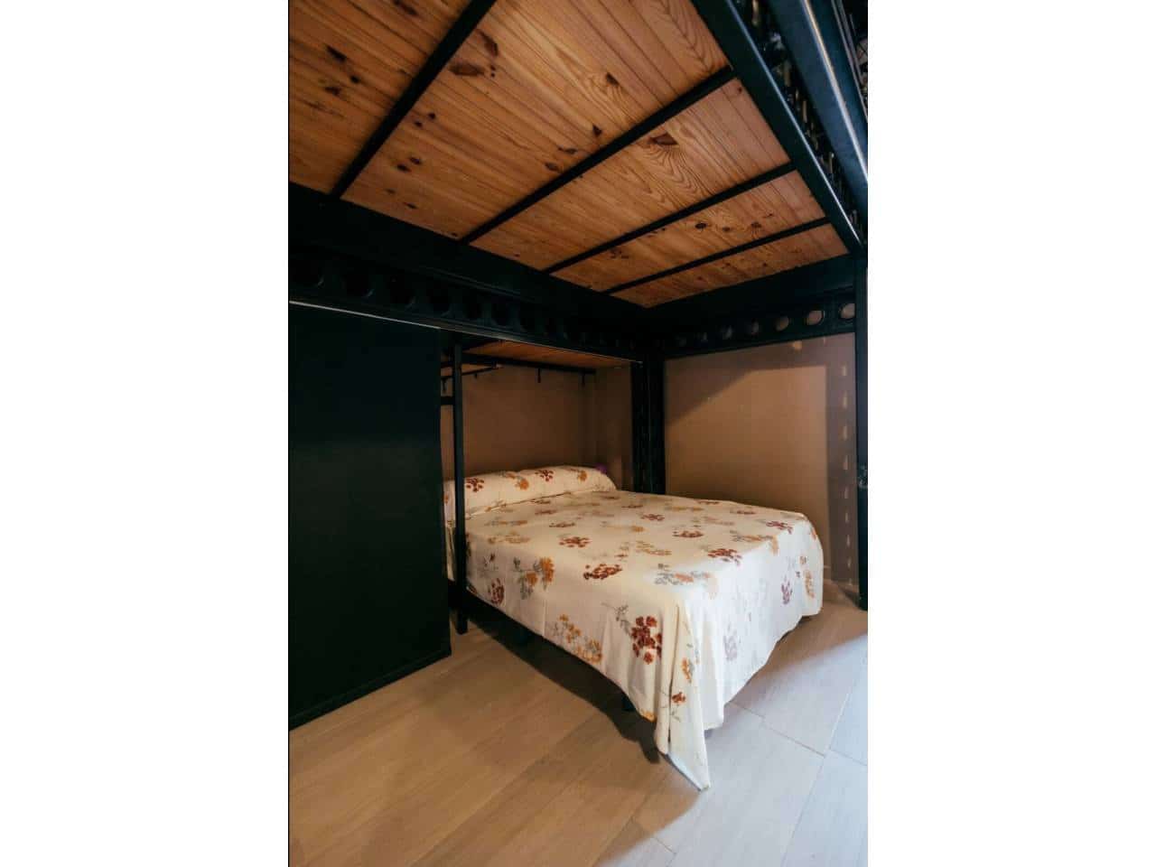 8 soveværelse Semi-Rækkehus til salg i Valencia by - € 879.000 (Ref: 10094009)