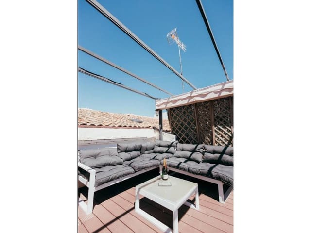 8 soveværelse Semi-Rækkehus til salg i Valencia by - € 879.000 (Ref: 10094009)
