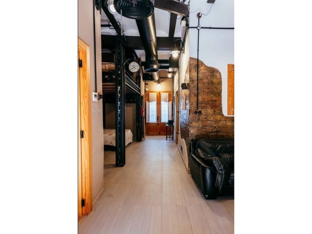 8 soveværelse Semi-Rækkehus til salg i Valencia by - € 879.000 (Ref: 10094009)