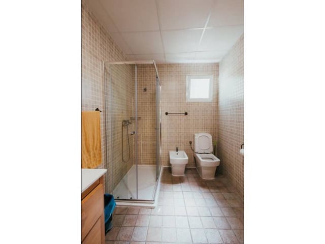 8 soveværelse Semi-Rækkehus til salg i Valencia by - € 879.000 (Ref: 10094009)