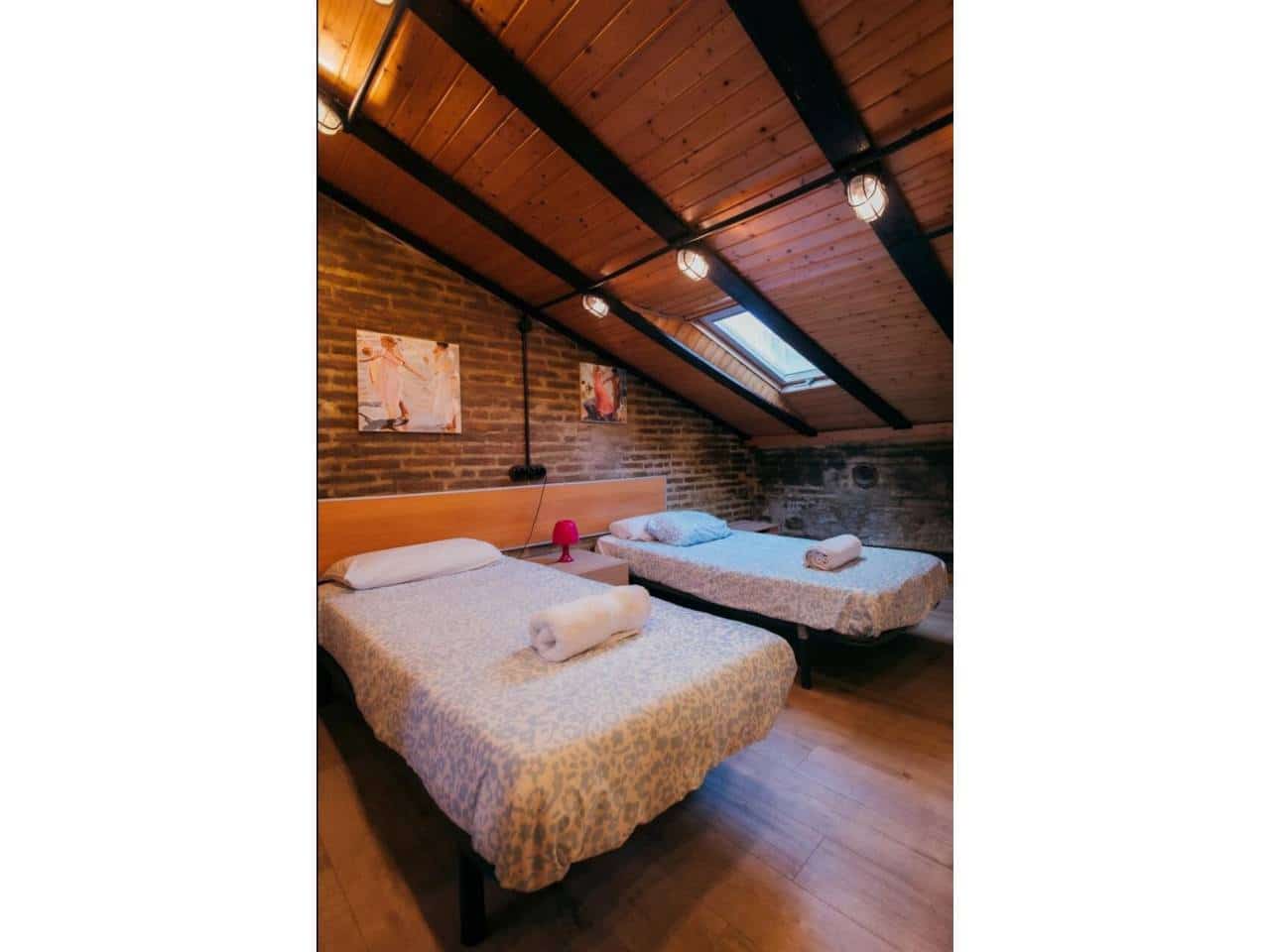 8 soveværelse Semi-Rækkehus til salg i Valencia by - € 879.000 (Ref: 10094009)