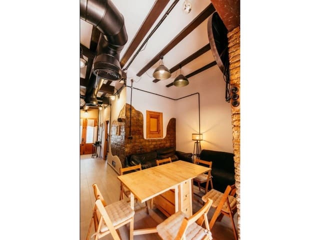 8 soveværelse Semi-Rækkehus til salg i Valencia by - € 879.000 (Ref: 10094009)