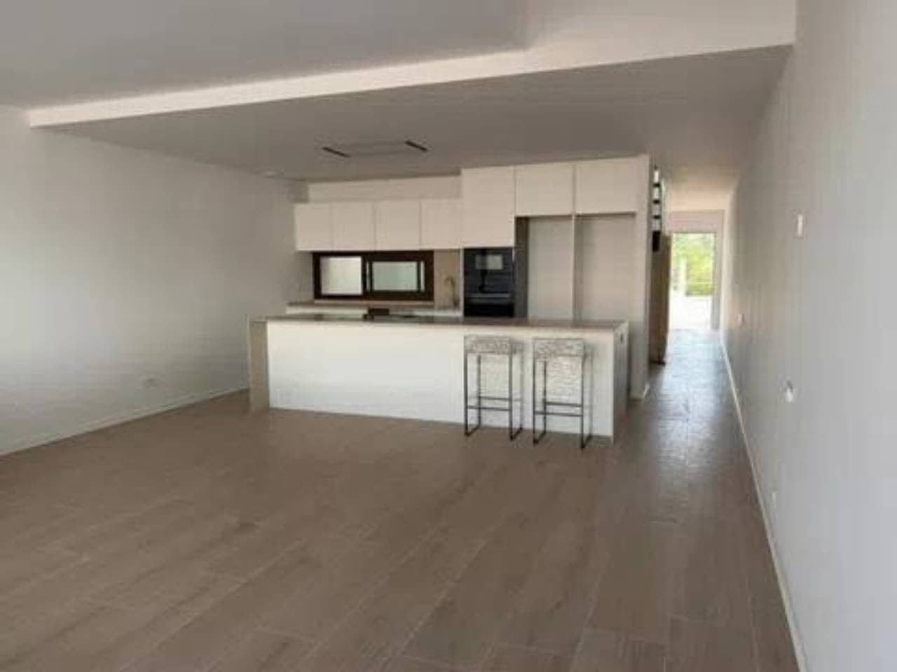 4 bedroom Townhouse for rent in Rocafort with pool garage - € 2,600 (Ref: 9960224)