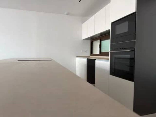 4 sovrum Hus att hyra i Rocafort med pool garage - 2 600 € (Ref: 9960224)