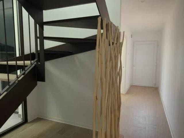 4 sovrum Hus att hyra i Rocafort med pool garage - 2 600 € (Ref: 9960224)