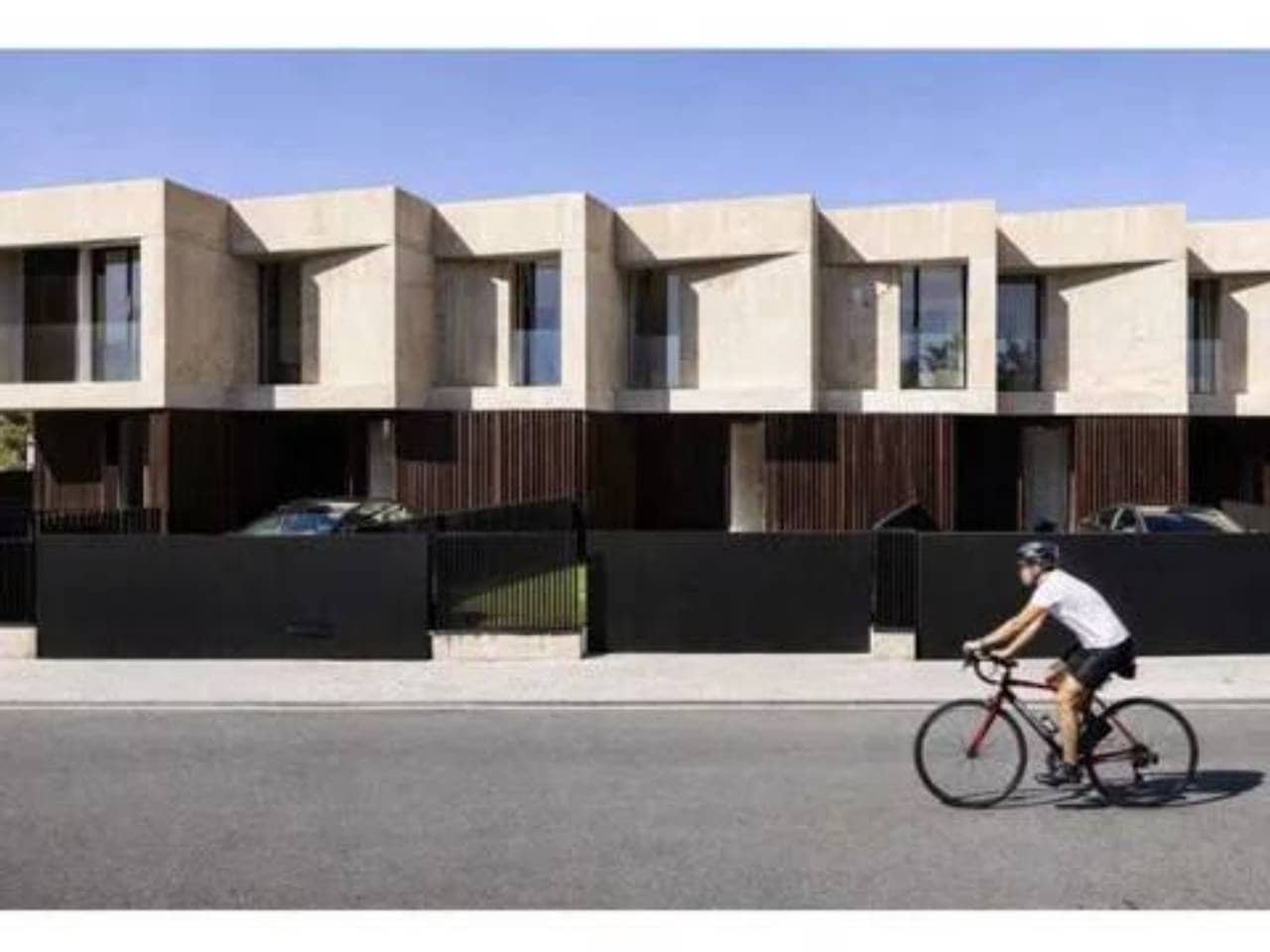 4 bedroom Townhouse for rent in Rocafort with pool garage - € 2,600 (Ref: 9960224)