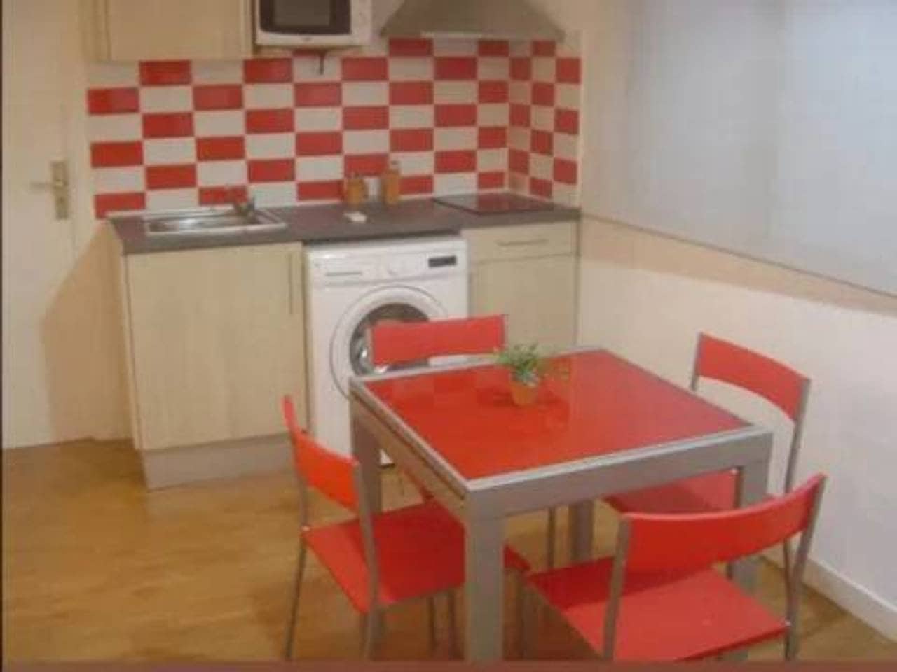 8 slaapkamer Flat te koop in Valencia stad met garage - € 1.300.000 (Ref: 9960226)
