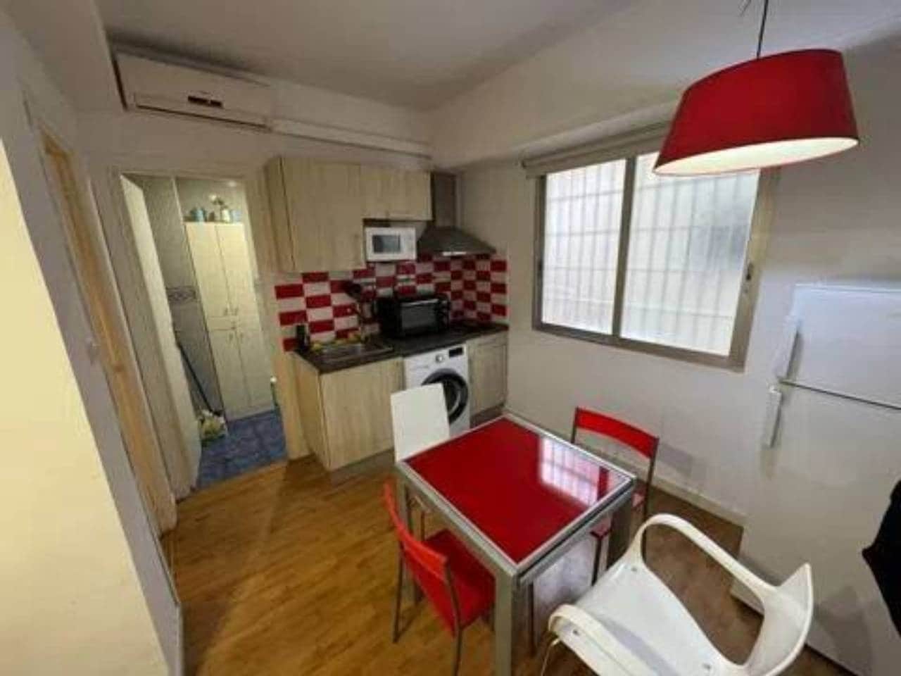 8 slaapkamer Flat te koop in Valencia stad met garage - € 1.300.000 (Ref: 9960226)
