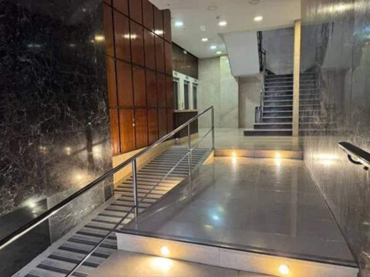 8 slaapkamer Flat te koop in Valencia stad met garage - € 1.300.000 (Ref: 9960226)