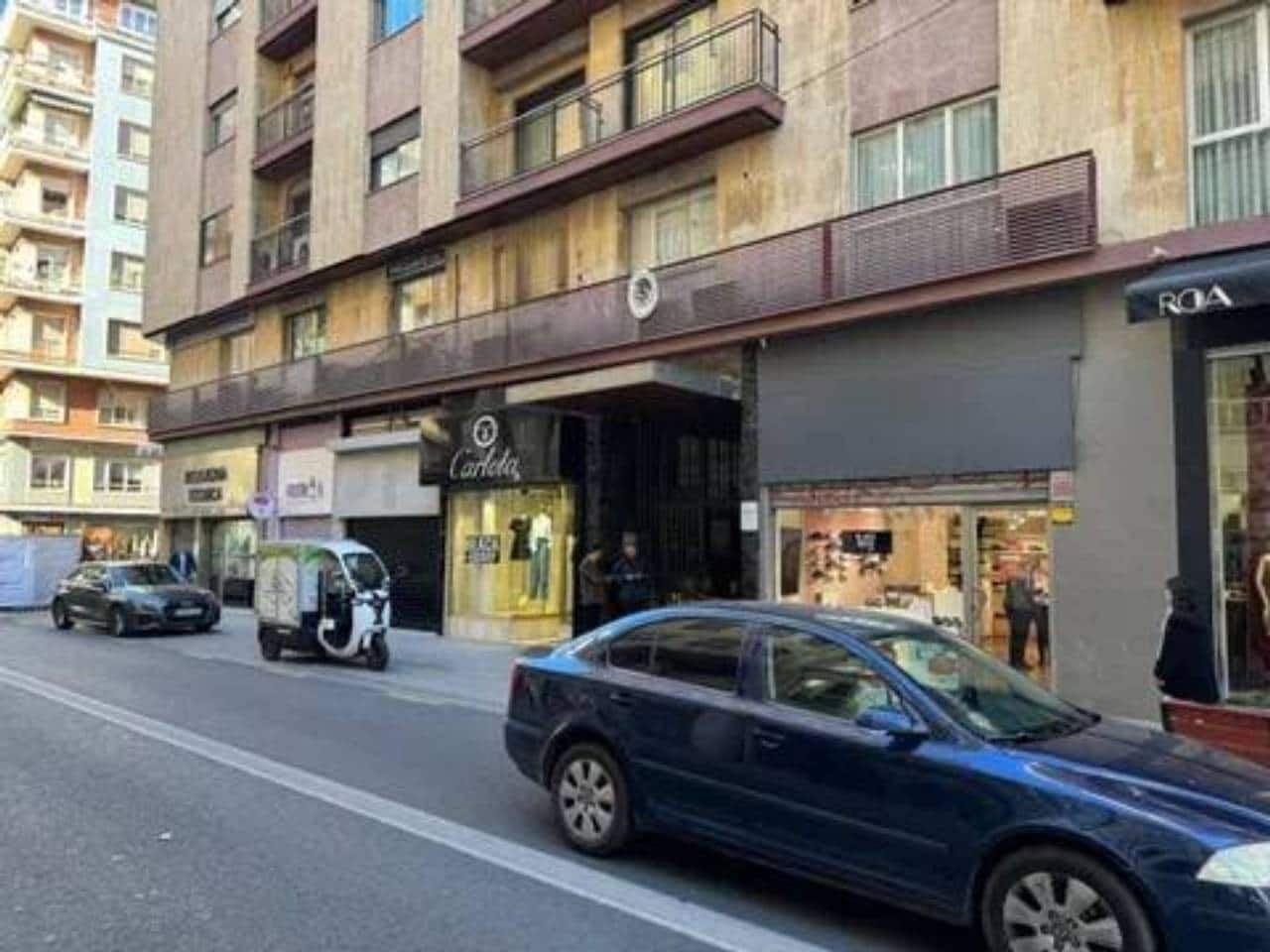 8 slaapkamer Flat te koop in Valencia stad met garage - € 1.300.000 (Ref: 9960226)
